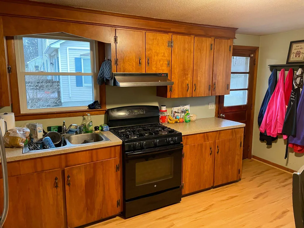 8-10 Hurley Street Hudson NH 03051