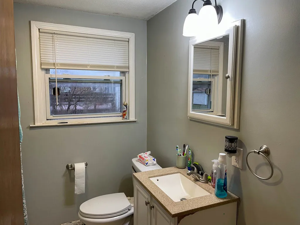 8-10 Hurley Street Hudson NH 03051