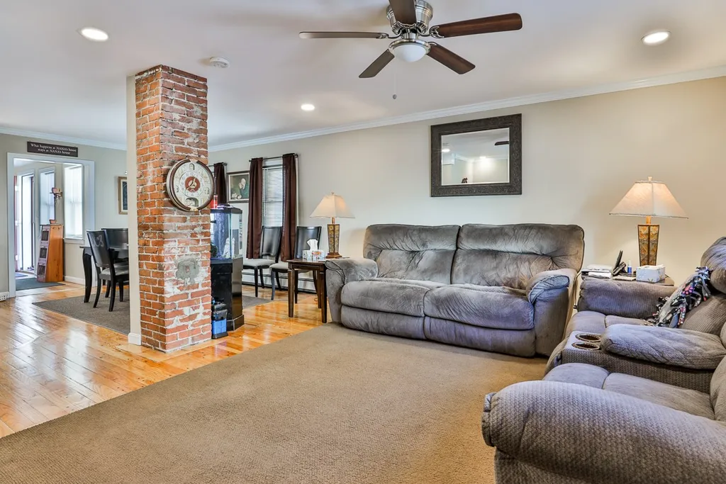 427 Laurel Street Manchester NH 03103