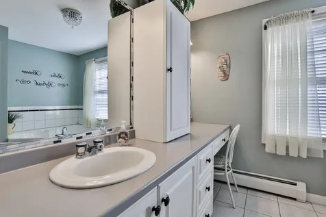 24 Wood Hill Drive Auburn NH 03032
