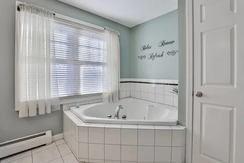 24 Wood Hill Drive Auburn NH 03032