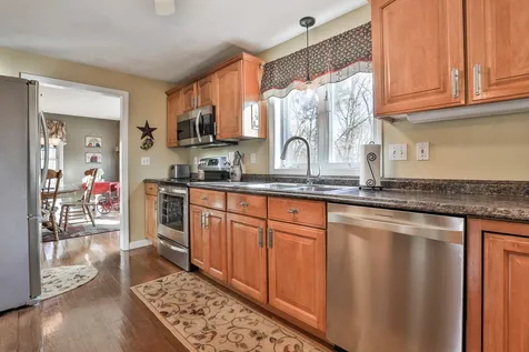 24 Wood Hill Drive Auburn NH 03032