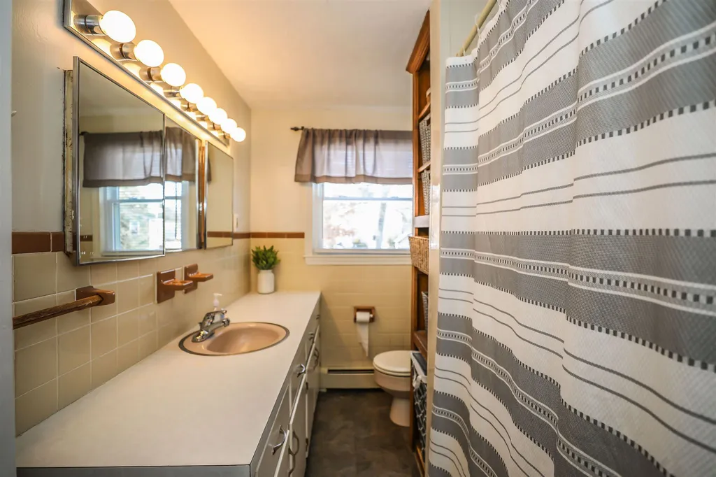 7 Birchbrow Road Nashua NH 03060