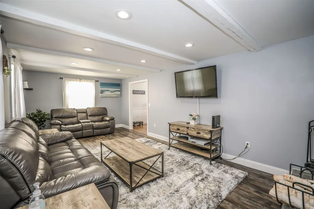 7 Birchbrow Road Nashua NH 03060