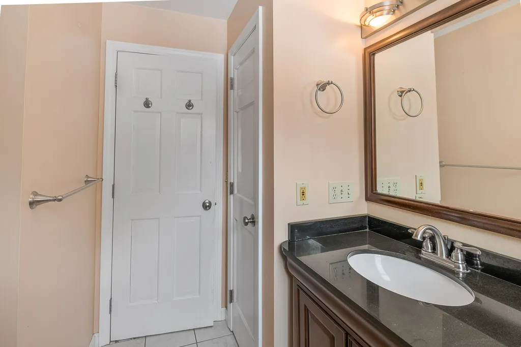 287 Tracy Road New London NH 03257