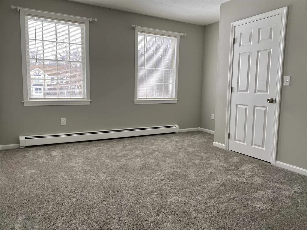 16 Trishas Way Stratham NH 03885