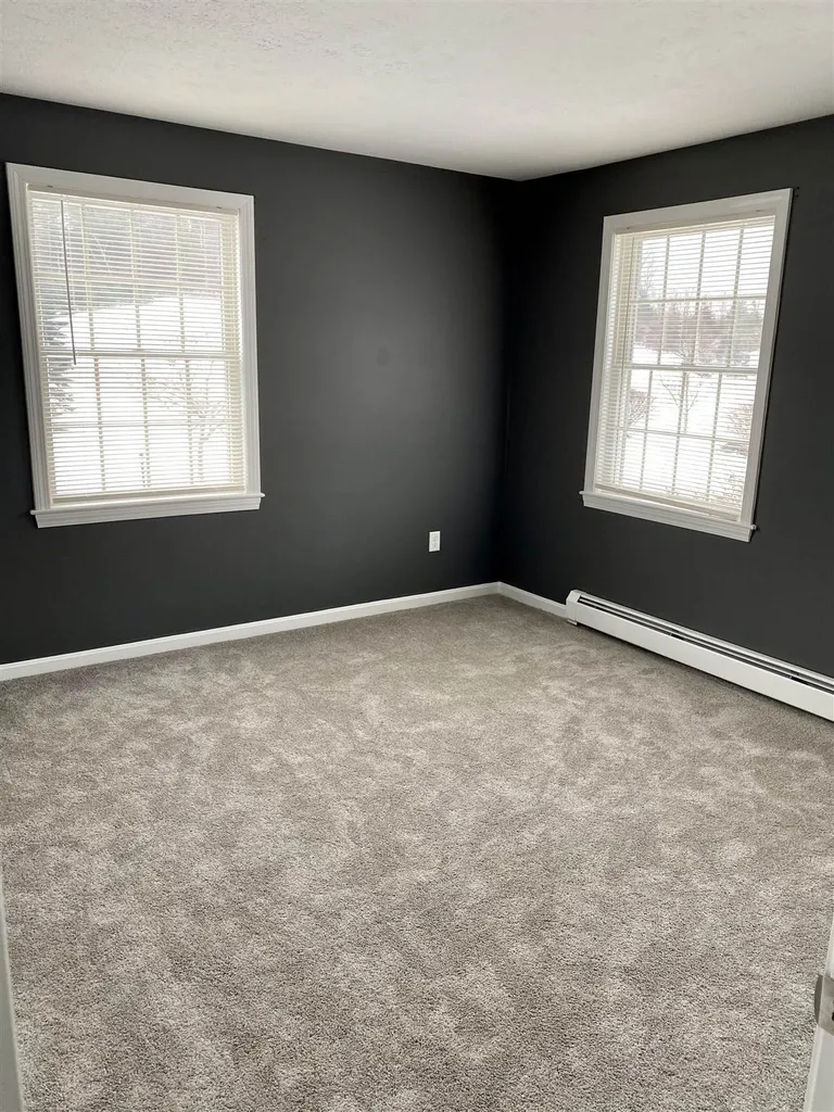 16 Trishas Way Stratham NH 03885