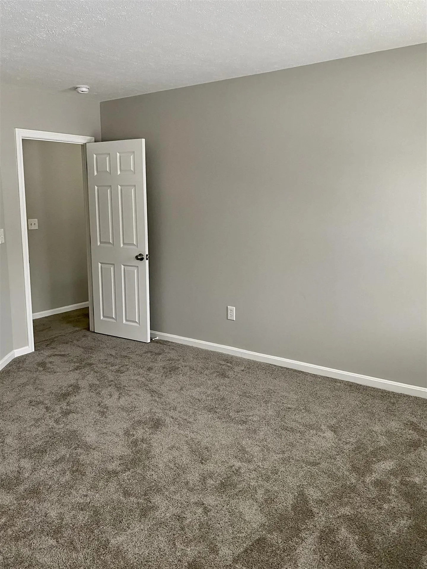 16 Trishas Way Stratham NH 03885