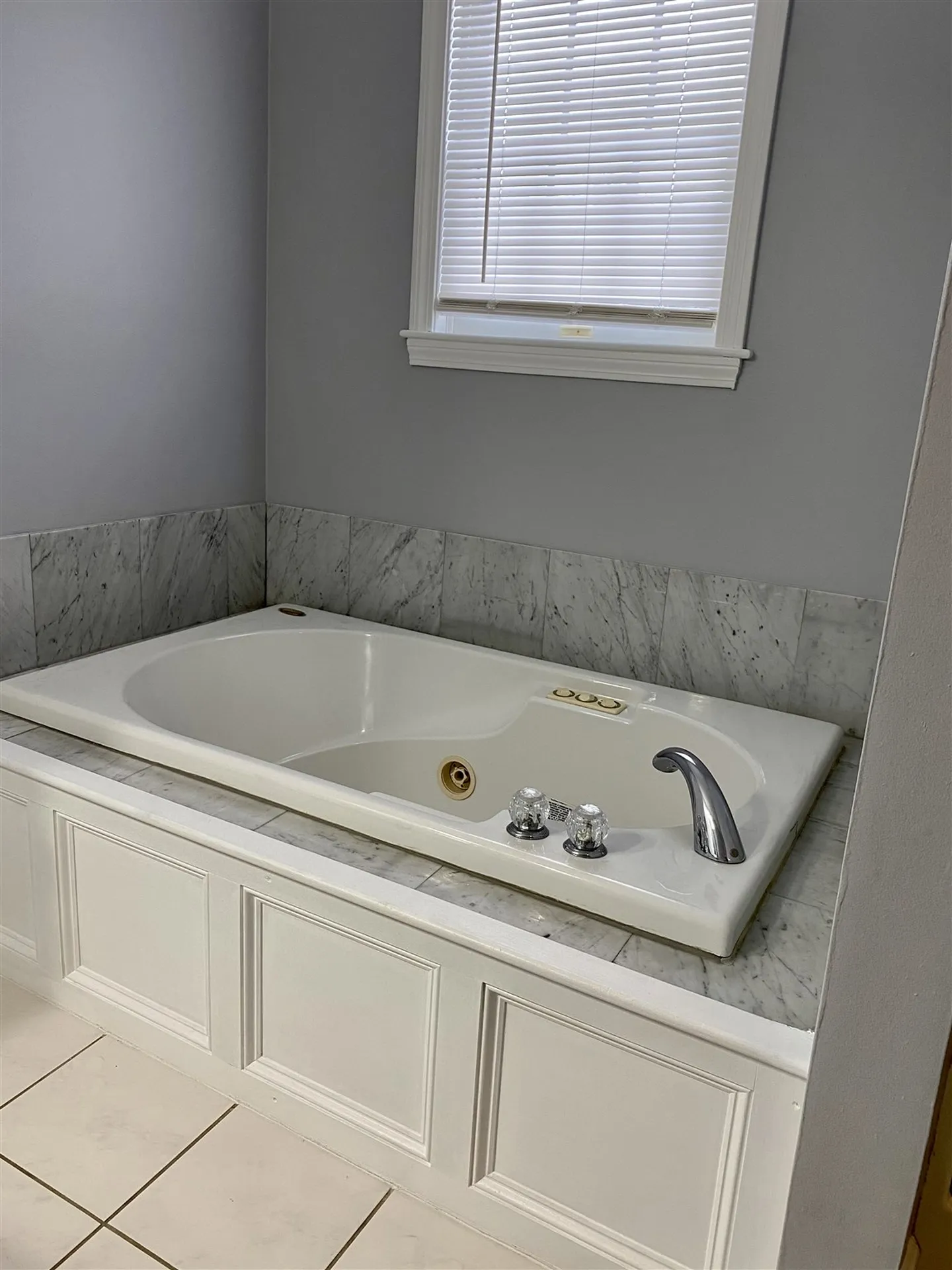 16 Trishas Way Stratham NH 03885
