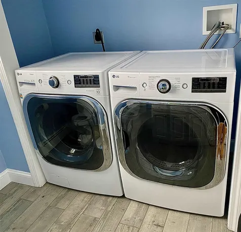16 Trishas Way Stratham NH 03885