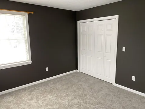 16 Trishas Way Stratham NH 03885