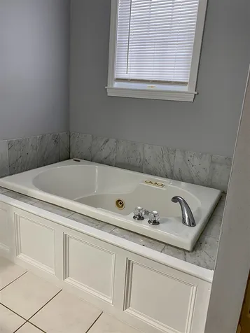 16 Trishas Way Stratham NH 03885