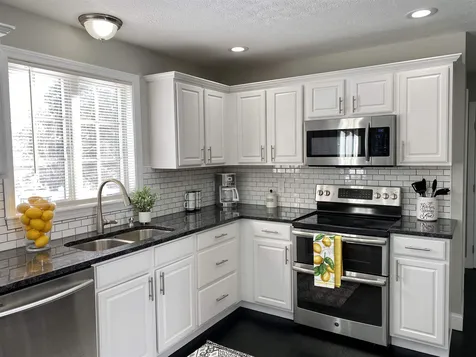 16 Trishas Way Stratham NH 03885