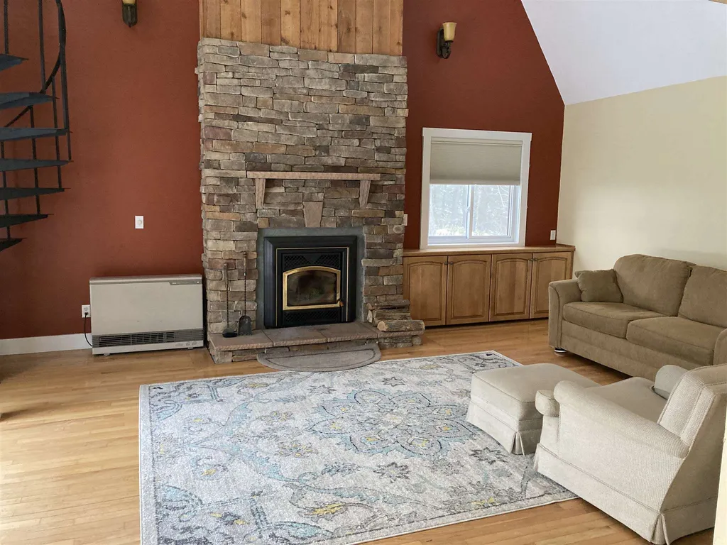 105 Williams Lane Hartford VT 05059