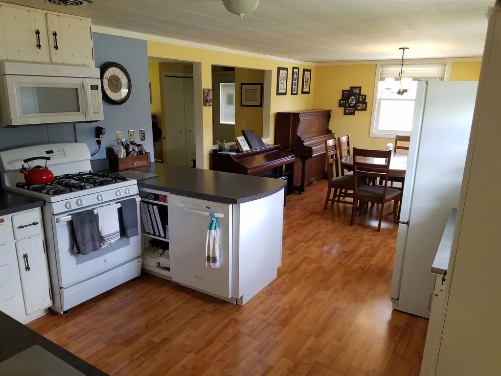 25 Lafayette Street Claremont NH 03743