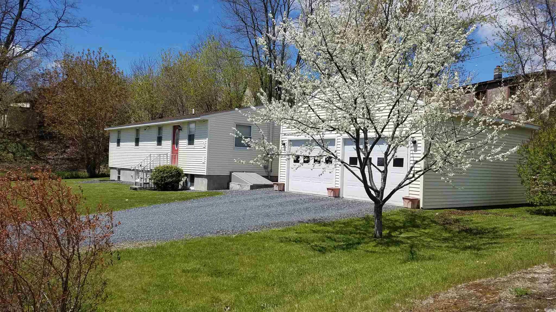 25 Lafayette Street Claremont NH 03743