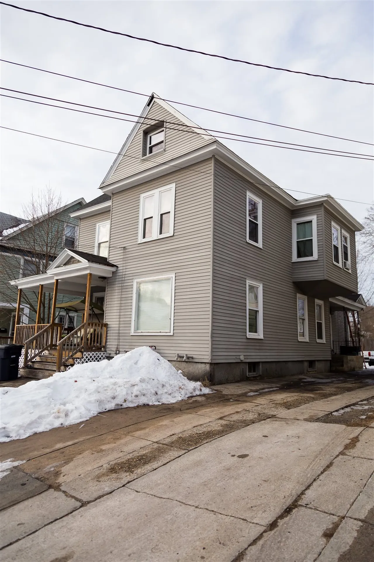 12 Courtland Street Nashua NH 03064