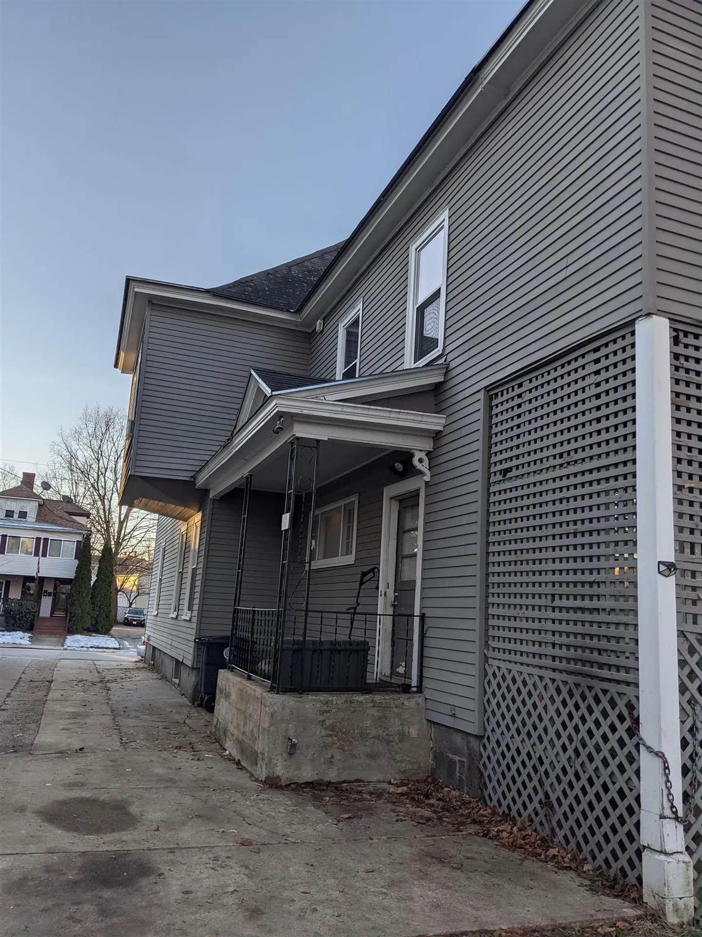 12 Courtland Street Nashua NH 03064