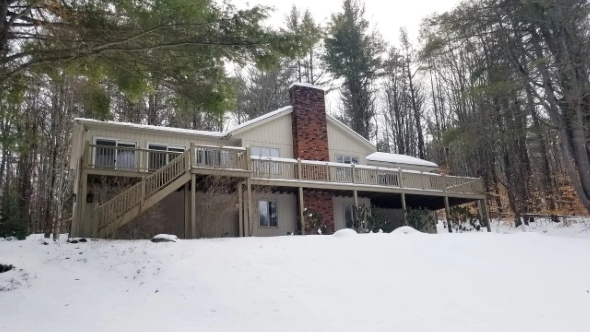 51 Wapiti Trail Hartford VT 05059