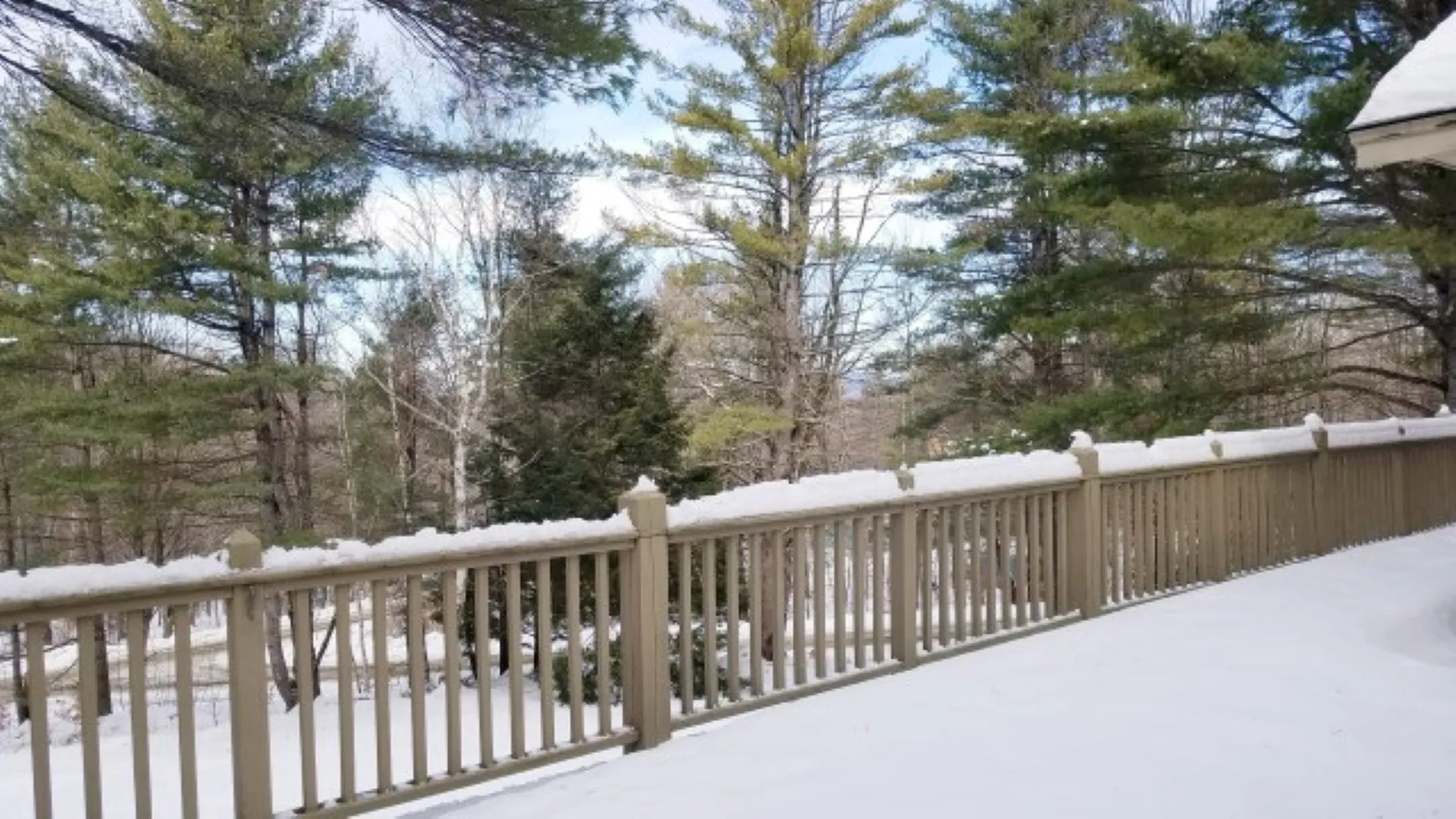 51 Wapiti Trail Hartford VT 05059