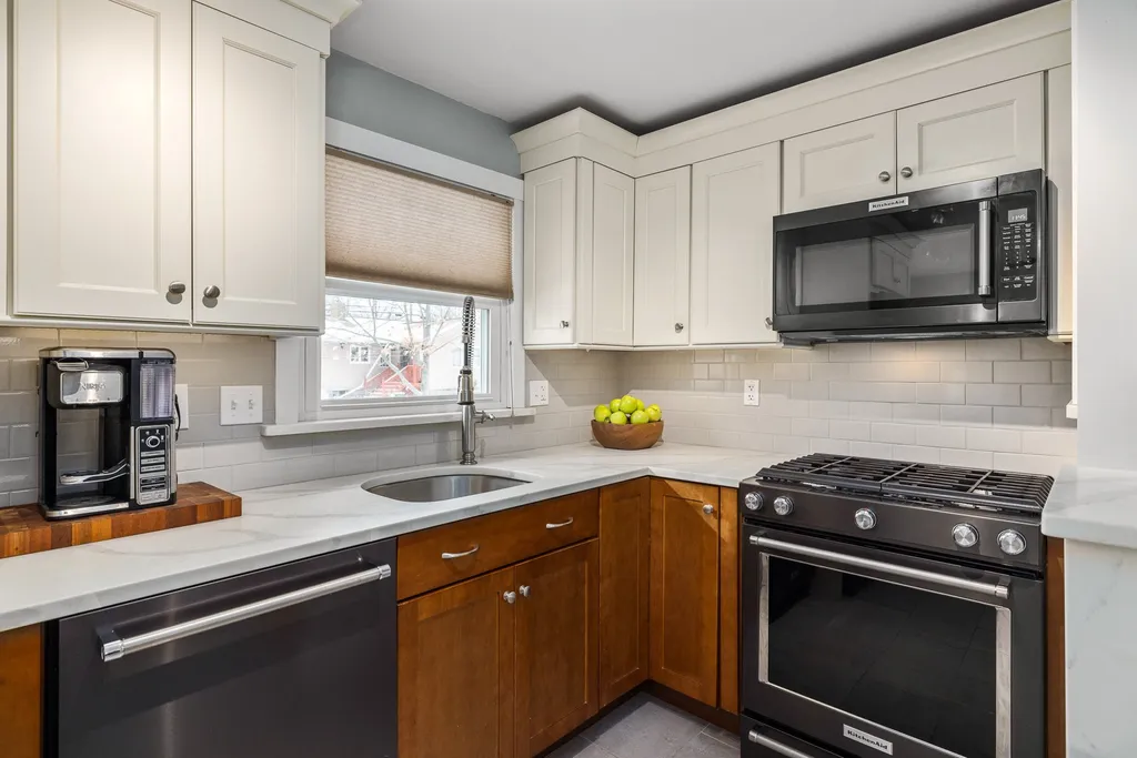 12 Suzanne Drive Portsmouth NH 03801