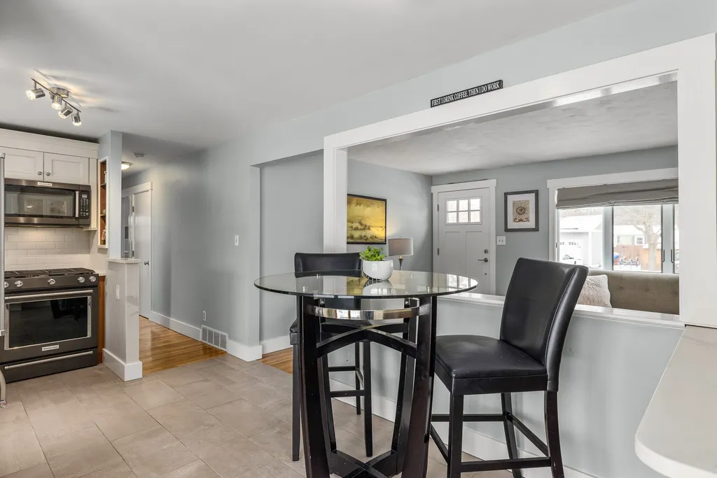 12 Suzanne Drive Portsmouth NH 03801