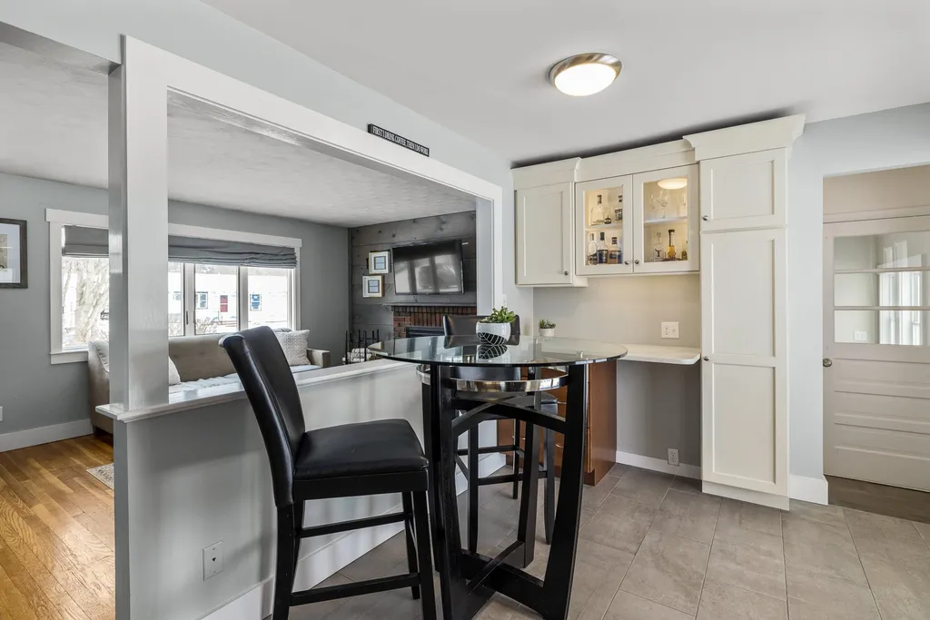 12 Suzanne Drive Portsmouth NH 03801