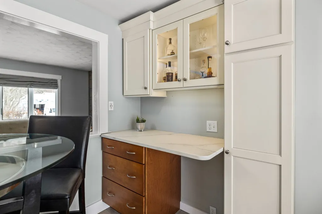 12 Suzanne Drive Portsmouth NH 03801
