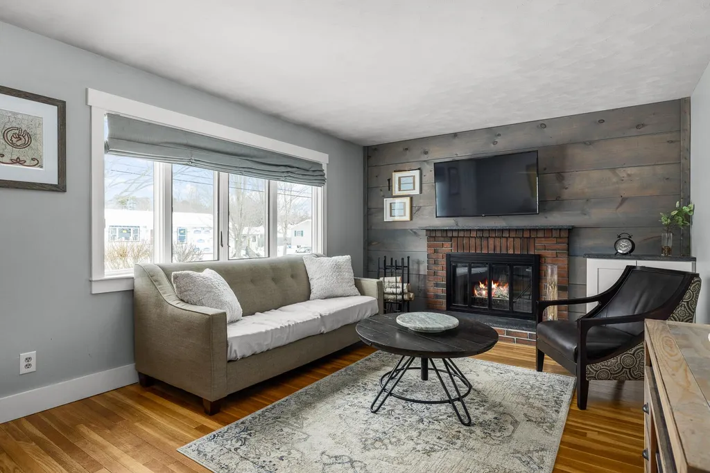 12 Suzanne Drive Portsmouth NH 03801
