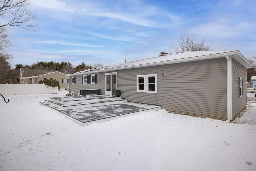 12 Suzanne Drive Portsmouth NH 03801