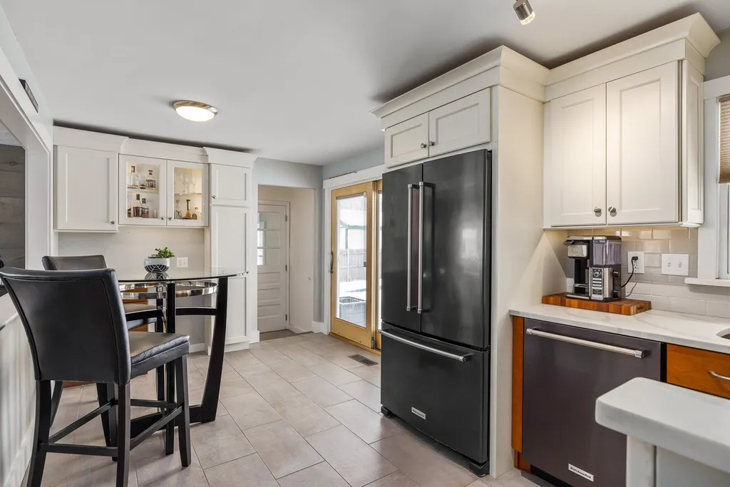 12 Suzanne Drive Portsmouth NH 03801