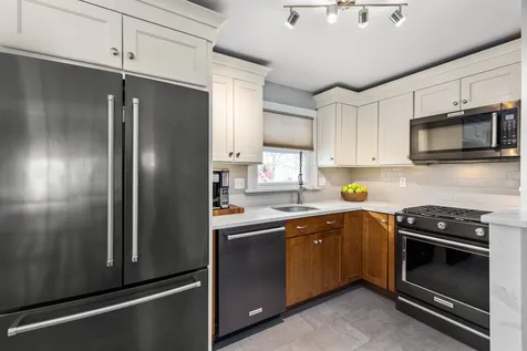 12 Suzanne Drive Portsmouth NH 03801