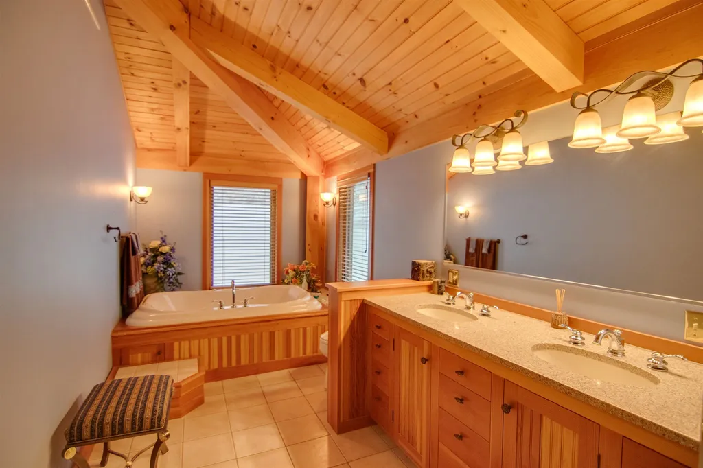198 Pleasant Valley Road Lancaster NH 03584