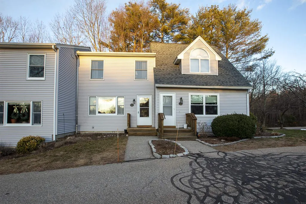 3 Fieldstone Estates Newmarket NH 03857