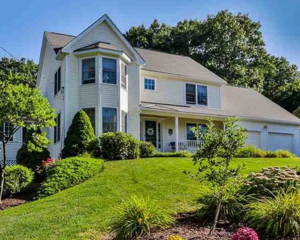 125 Tennyson Drive Manchester NH 03104