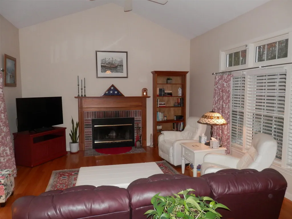125 Tennyson Drive Manchester NH 03104