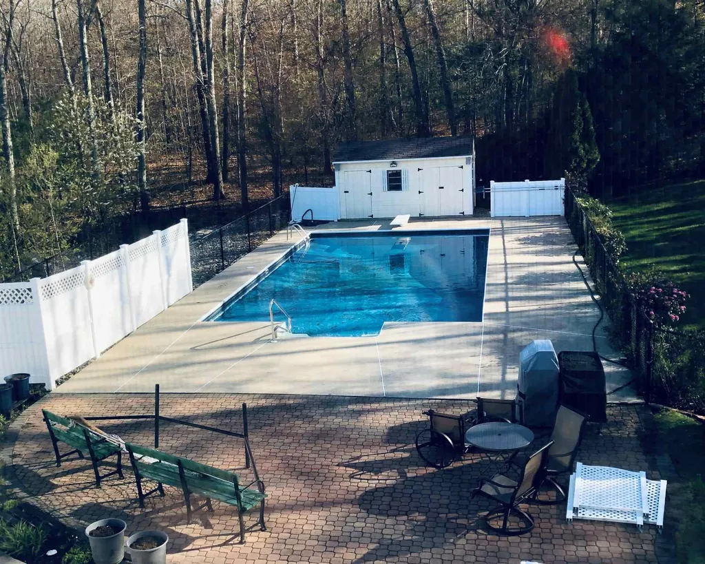 125 Tennyson Drive Manchester NH 03104