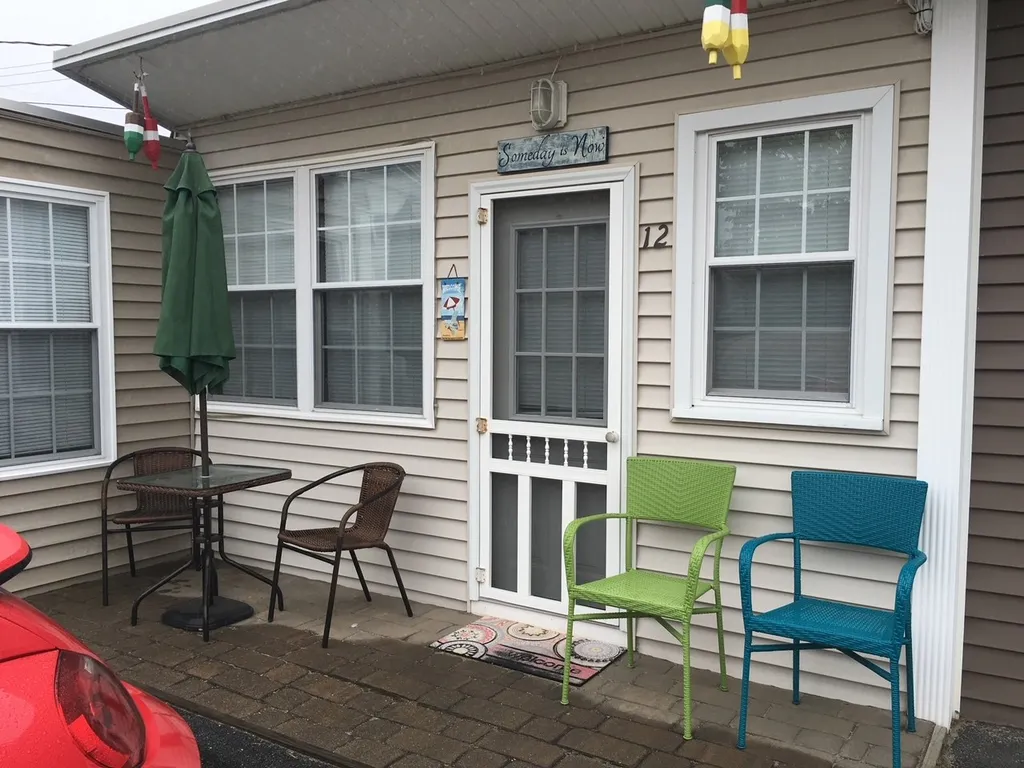 12 Keefe Avenue Hampton NH 03842