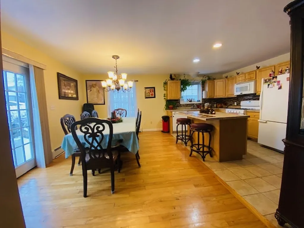 12 A W Hillcrest Avenue Manchester NH 03103