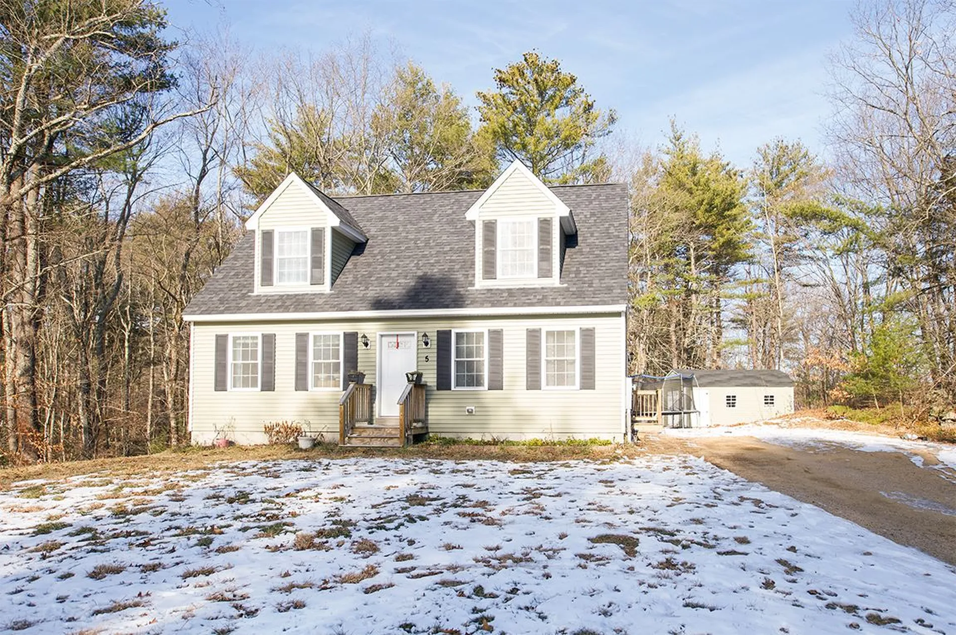 5 Elizabeth Road Sandown NH 03873
