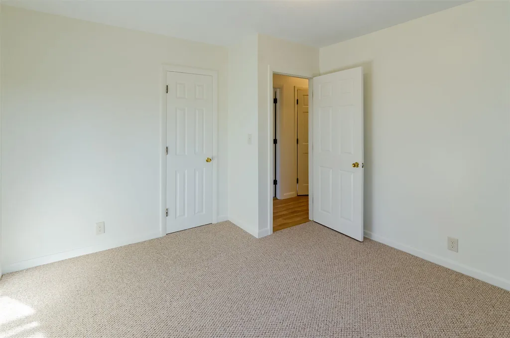 5-7 Victoria Circle Pelham NH 03076