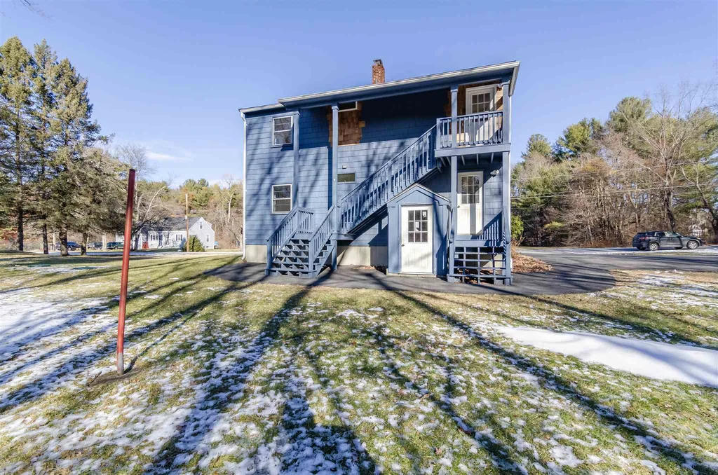 5-7 Victoria Circle Pelham NH 03076