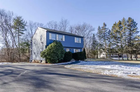 5-7 Victoria Circle Pelham NH 03076