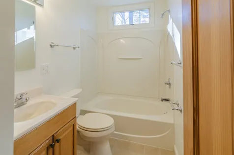 5-7 Victoria Circle Pelham NH 03076