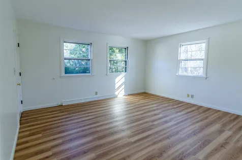 5-7 Victoria Circle Pelham NH 03076