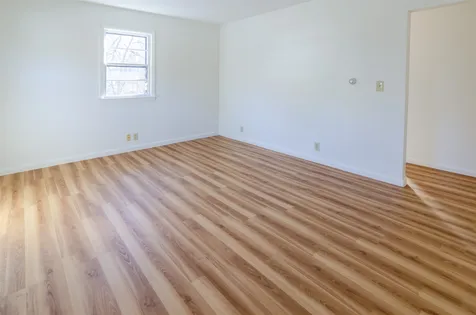5-7 Victoria Circle Pelham NH 03076