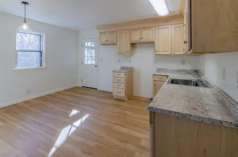 5-7 Victoria Circle Pelham NH 03076