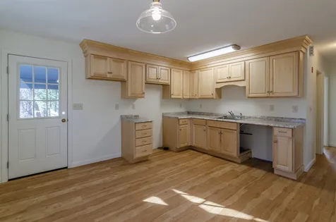 5-7 Victoria Circle Pelham NH 03076