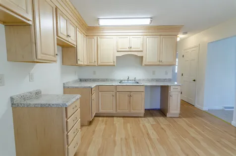 5-7 Victoria Circle Pelham NH 03076