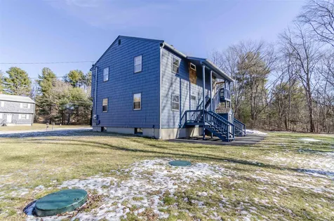 5-7 Victoria Circle Pelham NH 03076